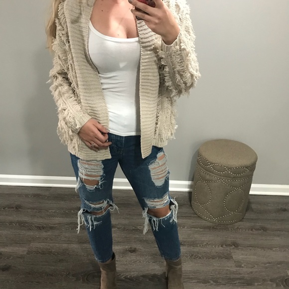 SALE✂️LAST1•Fringe Chic Taupe Cardi - Picture 2 of 5